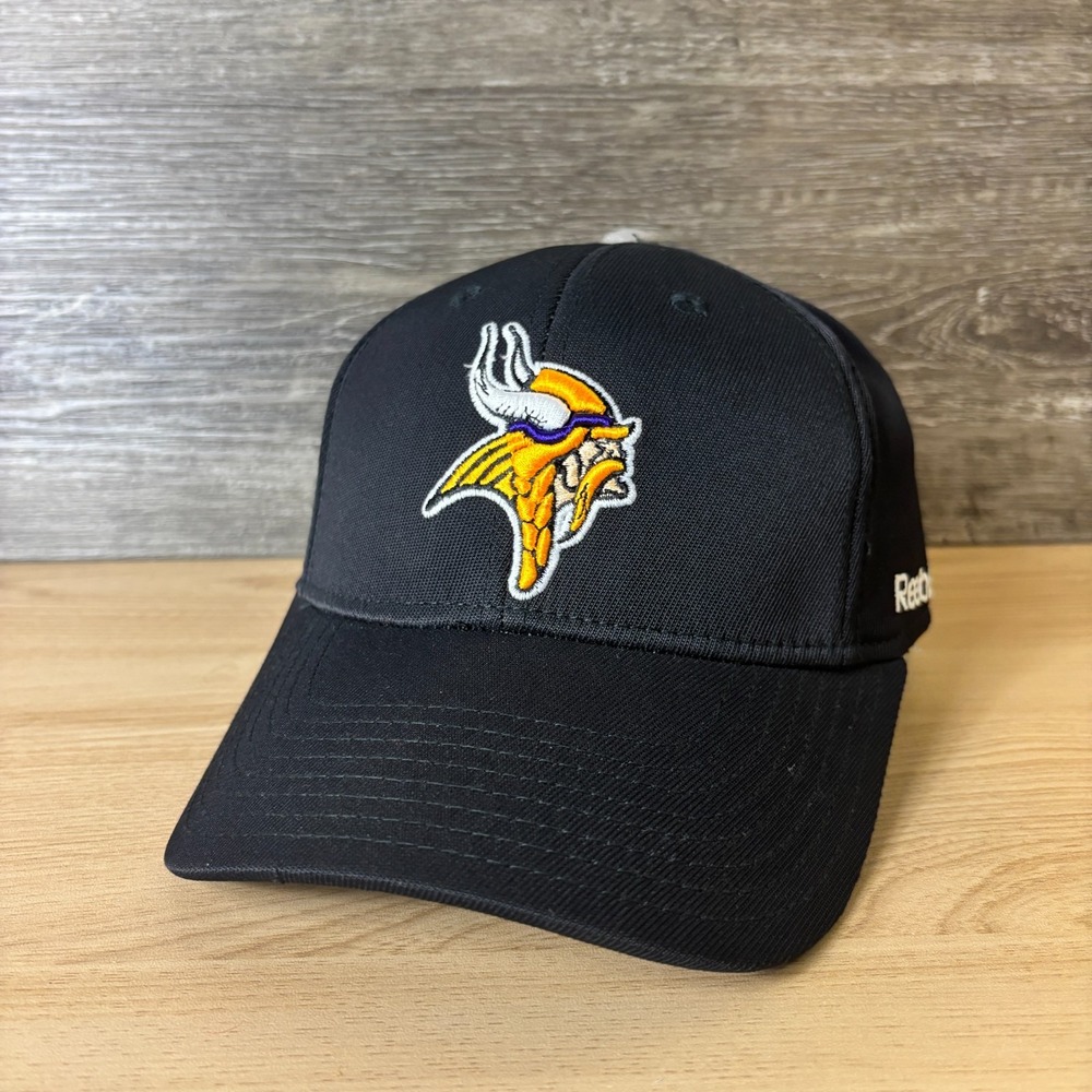 Minnesota Vikings Hat Cap Fitted S/M Black NFL Football Reebok Mens